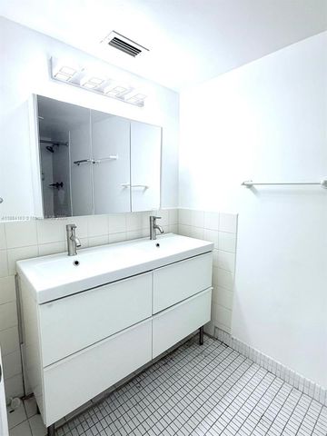 1201 NE 191st St G304, Miami, FL 33179