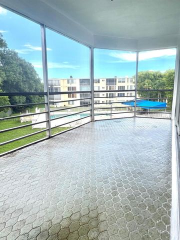 1201 NE 191st St G304, Miami, FL 33179