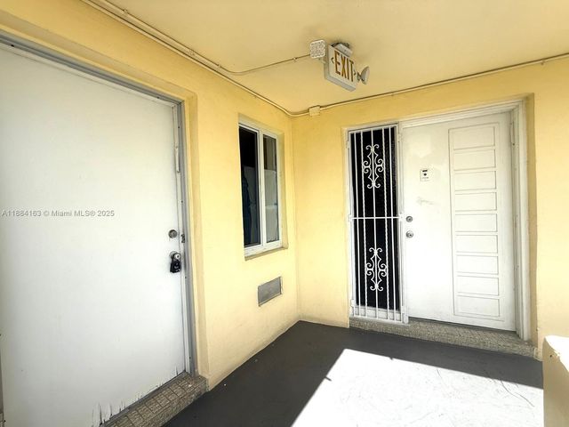 1201 NE 191st St G304, Miami, FL 33179