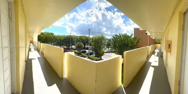 1201 NE 191st St G304, Miami, FL 33179