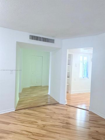 1201 NE 191st St G304, Miami, FL 33179