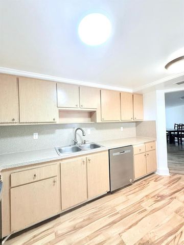 1201 NE 191st St G304, Miami, FL 33179