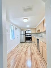 1201 NE 191st St G304, Miami, FL 33179