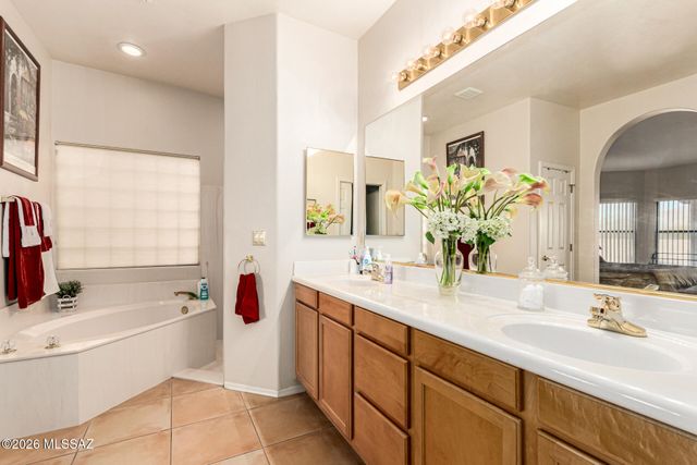 4522 W Sunset Plaza Court, Tucson, AZ 85743