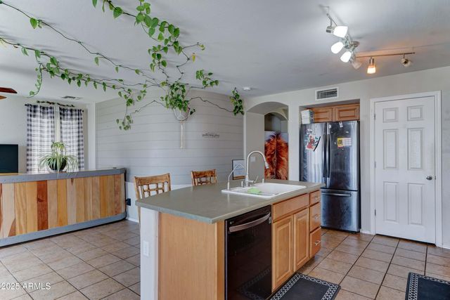 25519 W CROWN KING Road, Buckeye, AZ 85326