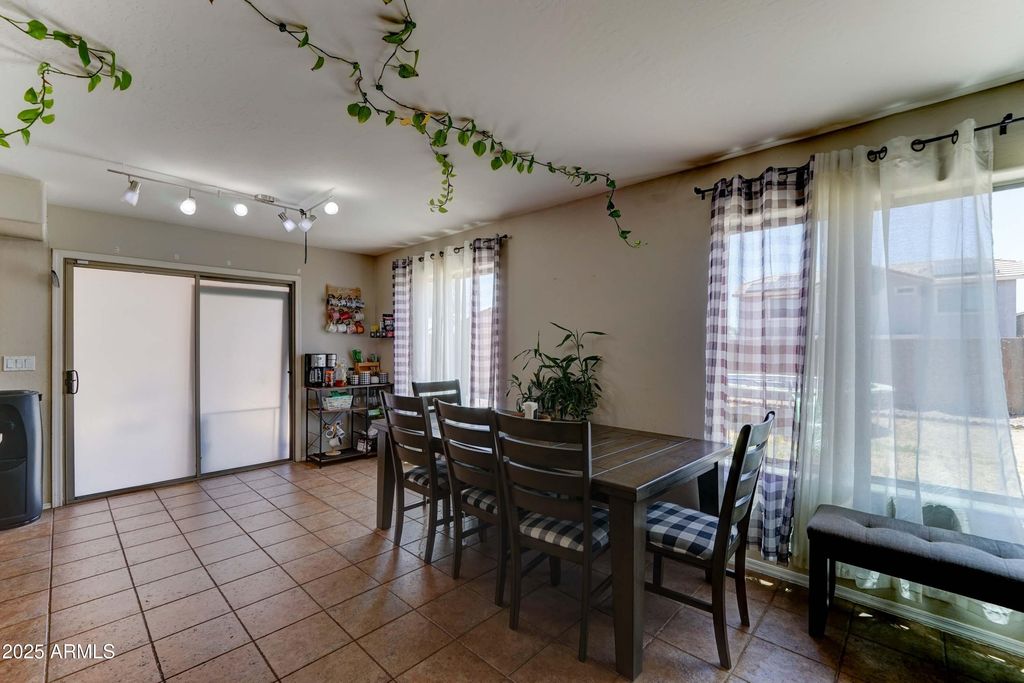 25519 W CROWN KING Road, Buckeye, AZ 85326 — photo 4