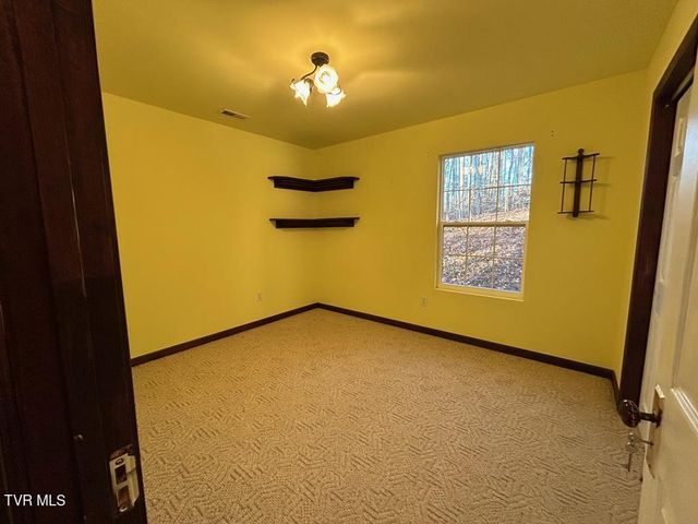 25568 Calima Drive, Abingdon, VA 24210