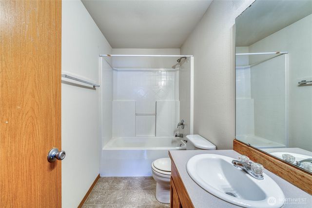 912 Eagle Crest Place, Port Orchard, WA 98366