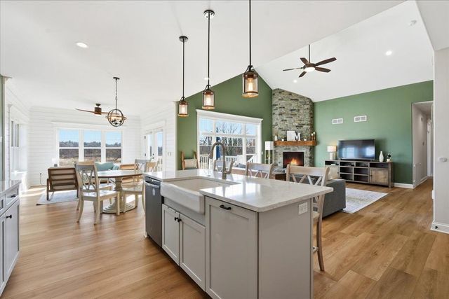 4173 Hanover Drive, Deforest, WI 53532