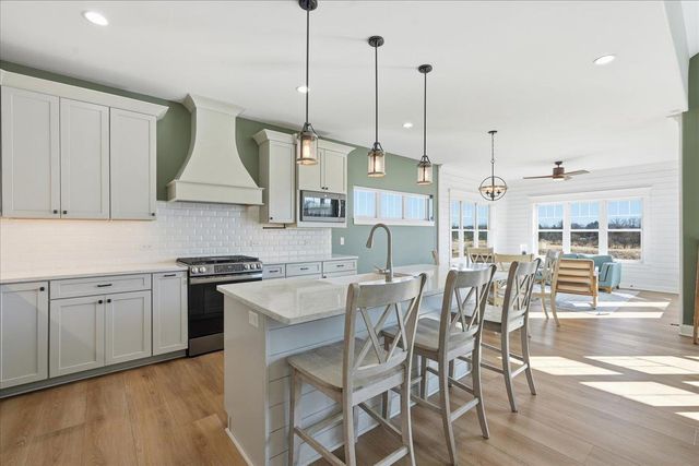 4173 Hanover Drive, Deforest, WI 53532