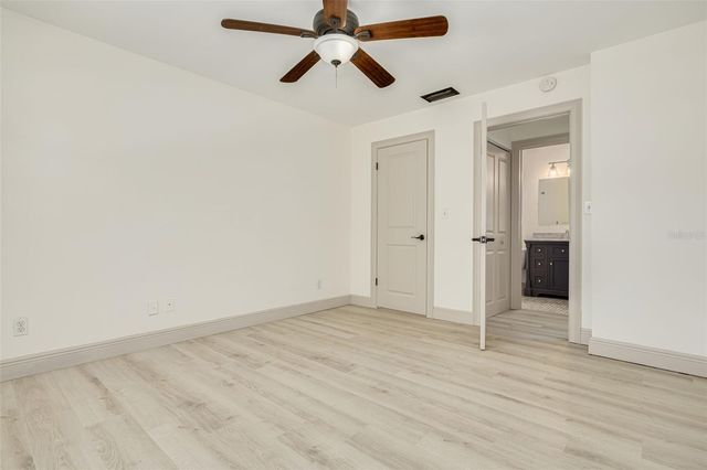 535 32ND AVENUE N 5, St Petersburg, FL 33704