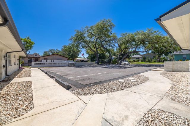 535 32ND AVENUE N 5, St Petersburg, FL 33704