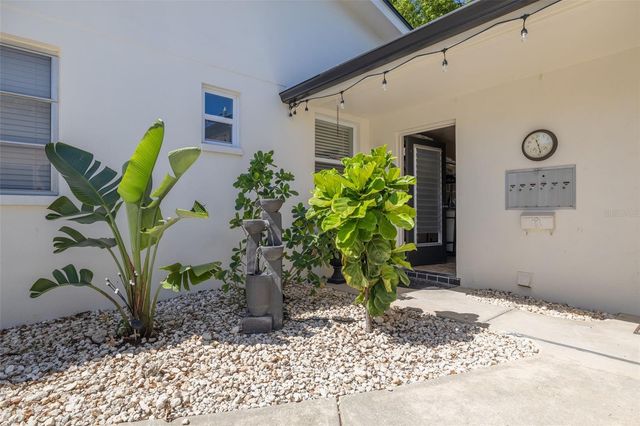 535 32ND AVENUE N 5, St Petersburg, FL 33704
