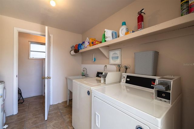 535 32ND AVENUE N 5, St Petersburg, FL 33704