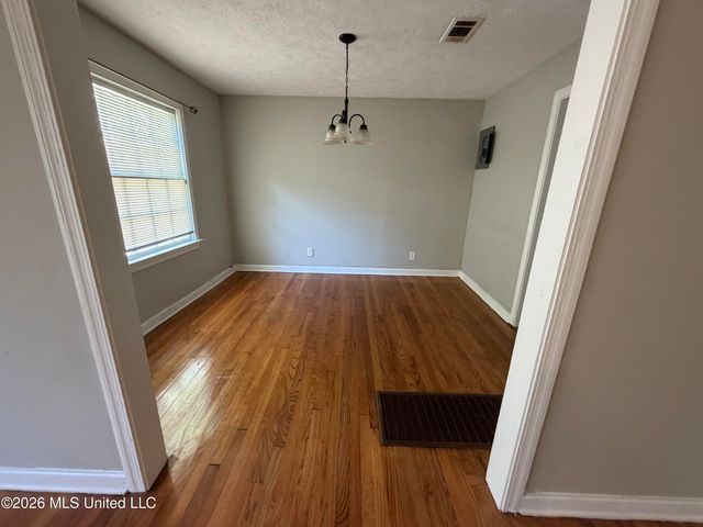 618 Launcelot Road, Jackson, MS 39206