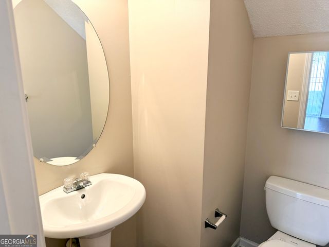 2304 Bigwood Trail, College Park, GA 30349