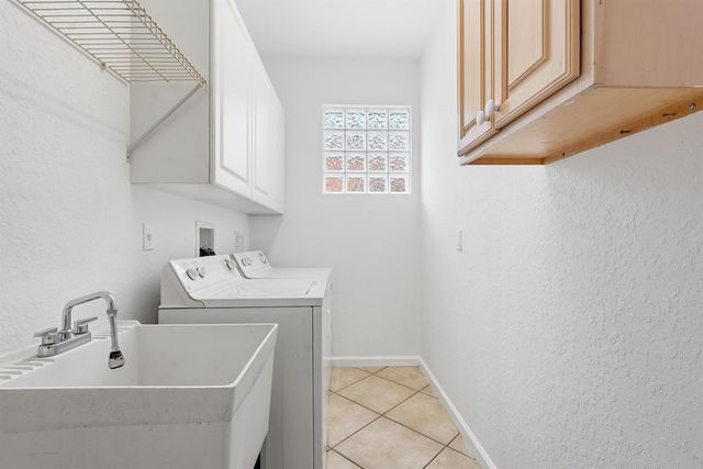 1275 Rosegate Boulevard, Riviera Beach, FL 33404