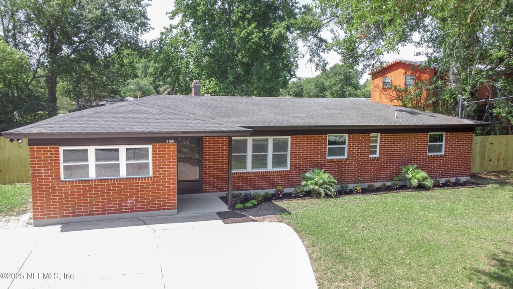 8166 STUART Avenue, Jacksonville, FL 32220