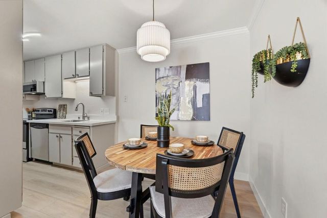 292 Tradewinds Drive 4, San Jose, CA 95123