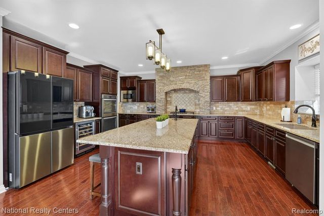 58160 International Drive, South Lyon, MI 48178