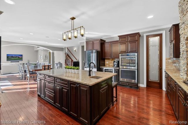 58160 International Drive, South Lyon, MI 48178