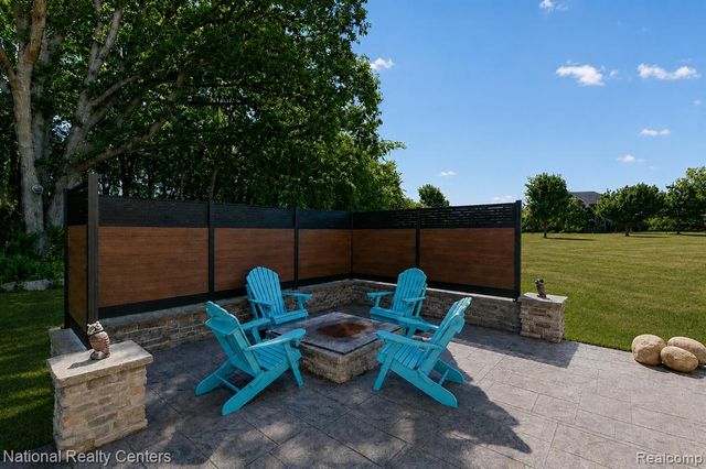 58160 International Drive, South Lyon, MI 48178