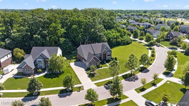 58160 International Drive, South Lyon, MI 48178