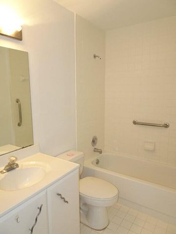 9637 Shadybrook Drive 201, Boynton Beach, FL 33437