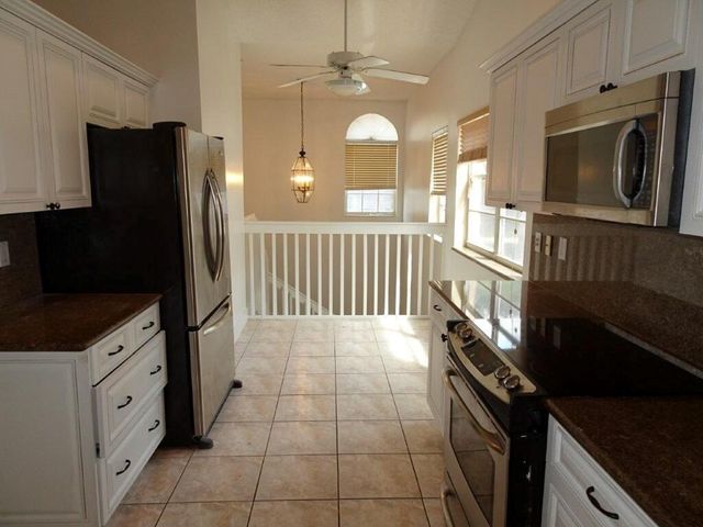 9637 Shadybrook Drive 201, Boynton Beach, FL 33437