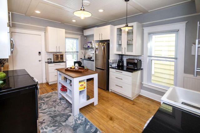 1810 Astor STREET, Milwaukee, WI 53202