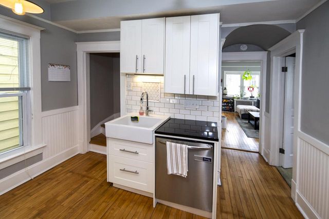 1810 Astor STREET, Milwaukee, WI 53202