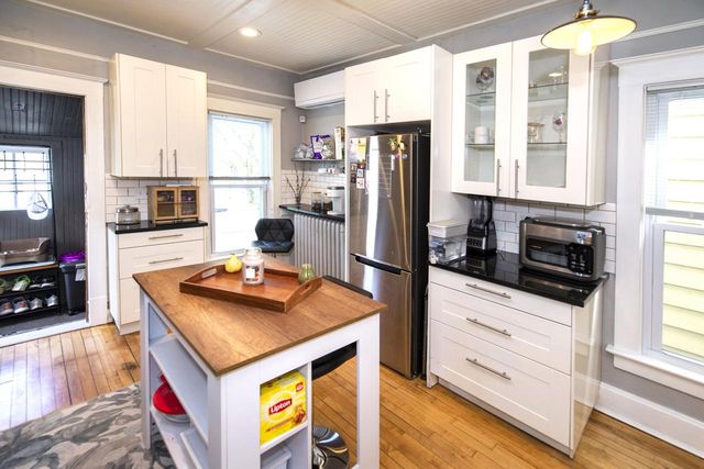 1810 Astor STREET, Milwaukee, WI 53202
