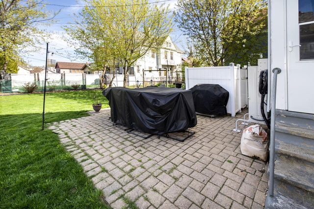1810 Astor STREET, Milwaukee, WI 53202