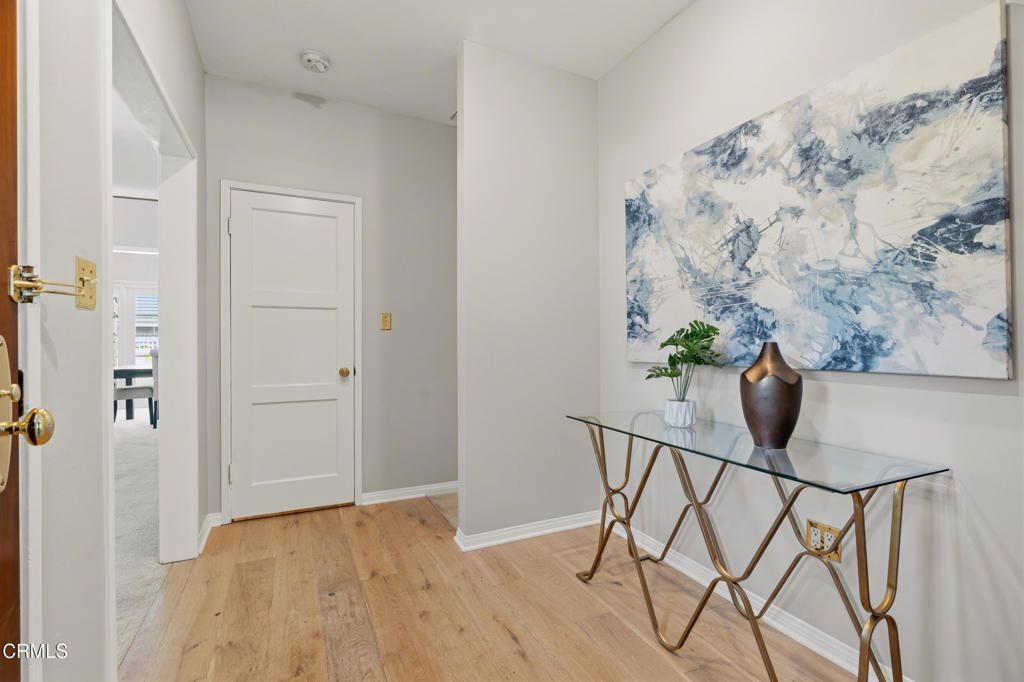 Image 7 of property listing at 958 Hugo Reid Drive, Arcadia, CA 91007