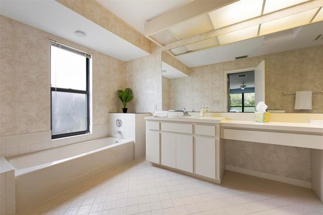 3920 WILSHIRE COURT 80, Sarasota, FL 34238