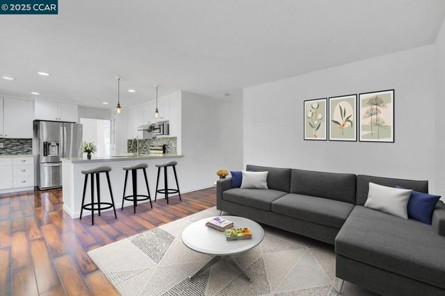 2132 Rain Drop Cir, Pittsburg, CA 94565