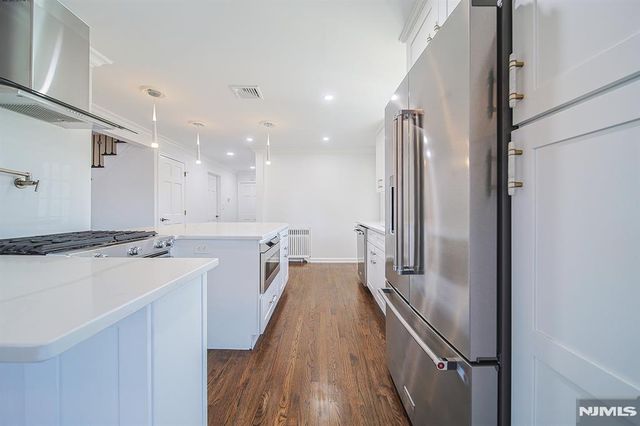 18 Lakeview Avenue 181, Leonia, NJ 07605