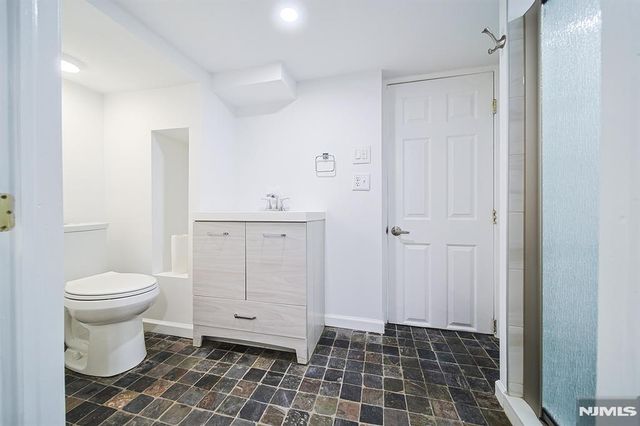 18 Lakeview Avenue 181, Leonia, NJ 07605