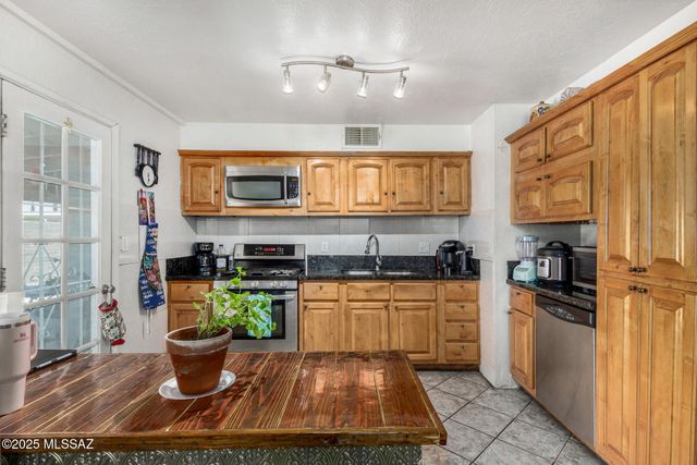 453 E Calle Socorro, Nogales, AZ 85621