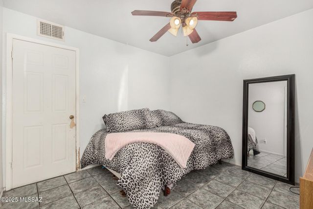 453 E Calle Socorro, Nogales, AZ 85621