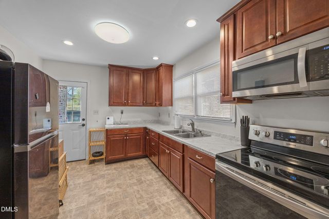 417 Piedmont Way, Burlington, NC 27217