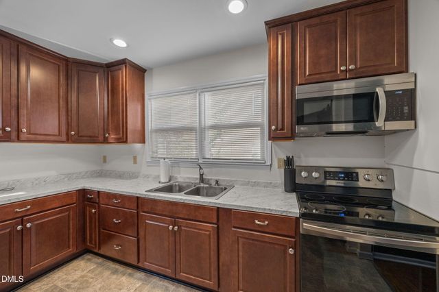 417 Piedmont Way, Burlington, NC 27217