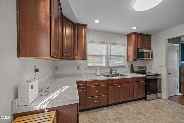 417 Piedmont Way, Burlington, NC 27217