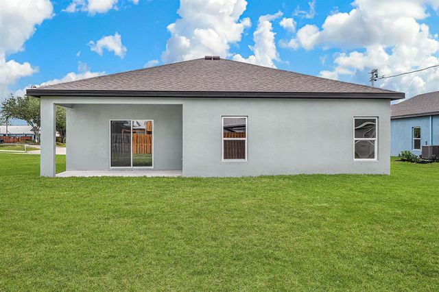 921 SW Paar Drive, Port St. Lucie, FL 34953