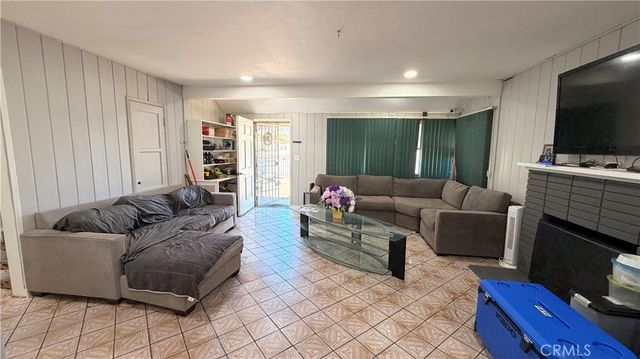 10605 Laurel Canyon, Los Angeles, CA 91331