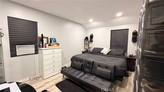10605 Laurel Canyon, Los Angeles, CA 91331