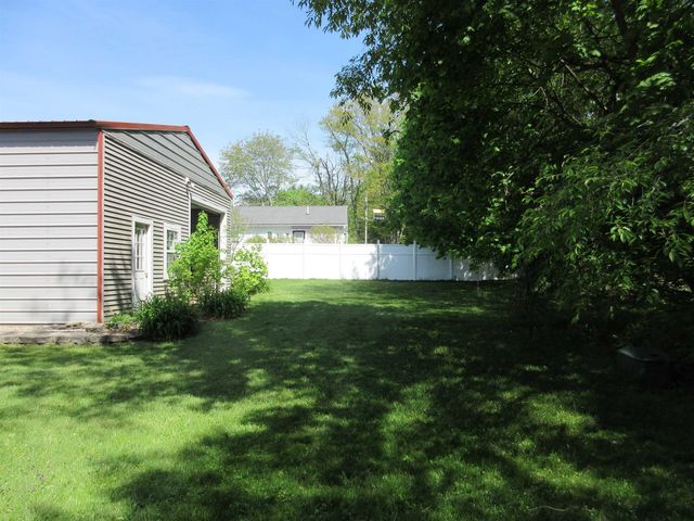 383 ROWE Avenue, Pembroke, NH 03275