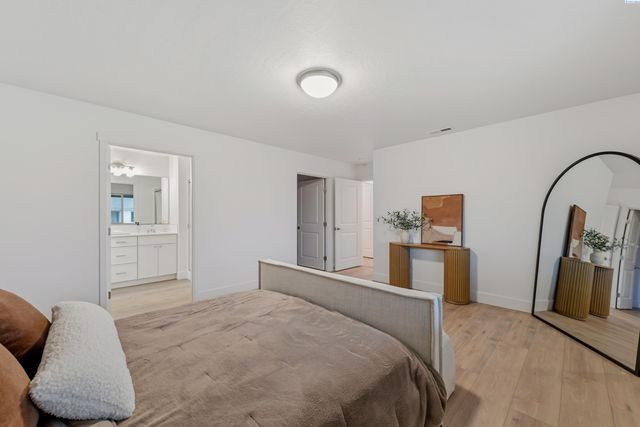 6802 Bluegill Ln, Pasco, WA 99301