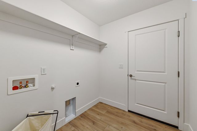 6802 Bluegill Ln, Pasco, WA 99301