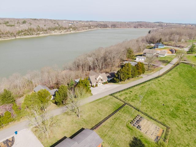 333 Old Waitsboro Road, Bronston, KY 42518